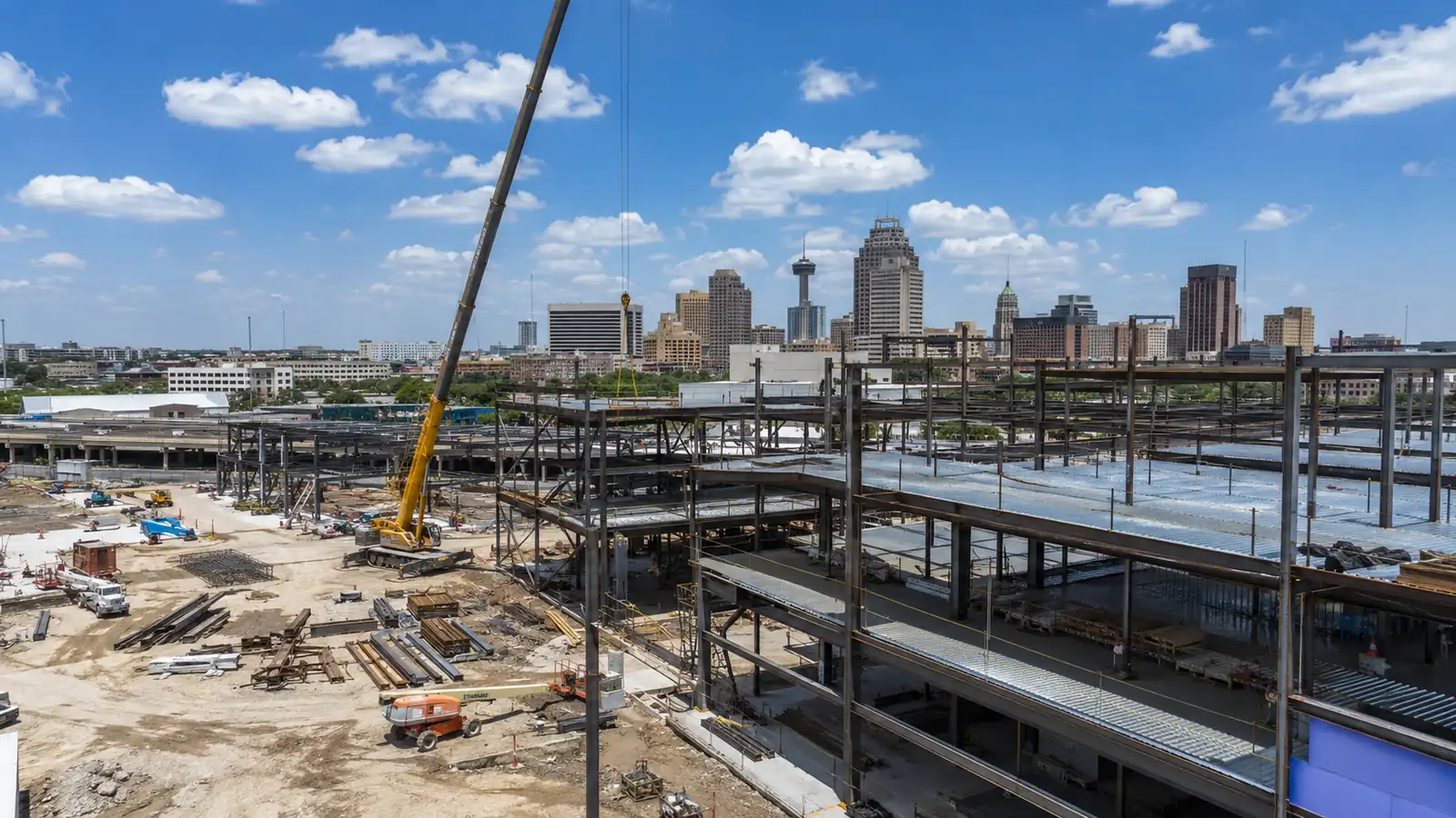 A San Antonio commercial general contractor's crew working on a construction site, representing the local general contractors compared in this guide.